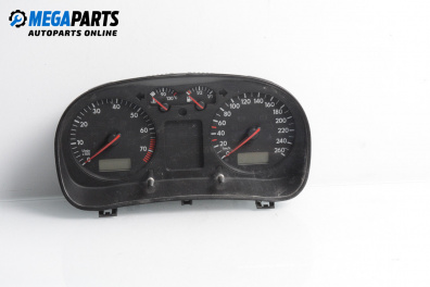 Километраж за Volkswagen Golf IV Hatchback (08.1997 - 06.2005) 1.6, 100 к.с.