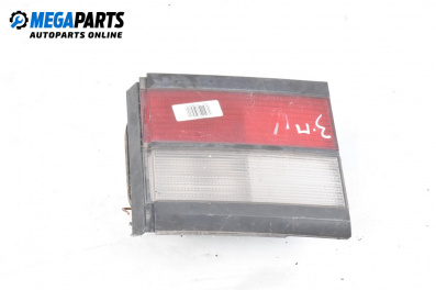 Вътрешен стоп за Volkswagen Passat II Variant B3, B4 (02.1988 - 06.1997), комби, позиция: лява