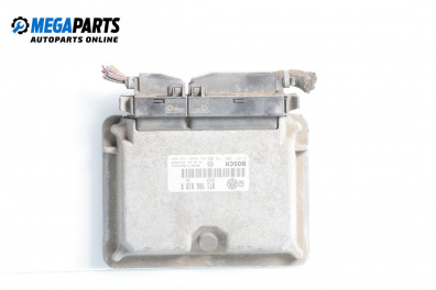 Компютър двигател за Volkswagen Bora Sedan (10.1998 - 12.2013) 2.3 V5, 150 к.с., № 071 906 018 R