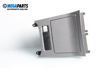 Пепелник за Volkswagen Golf V Hatchback (10.2003 - 02.2009)