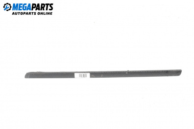 Интериорна лайсна за Volkswagen Golf V Hatchback (10.2003 - 02.2009), 4+1 вр., хечбек