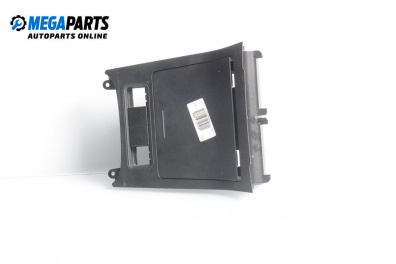 Пепелник за Volkswagen Golf V Hatchback (10.2003 - 02.2009)