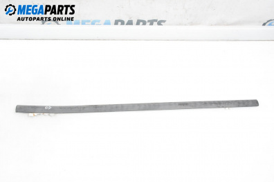 Външни лайсни за Volkswagen Passat IV Variant B5.5 (09.2000 - 08.2005), комби, позиция: дясна