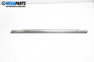 Външни лайсни за Nissan Prairie Minivan (12.1982 - 10.1988), миниван, позиция: лява