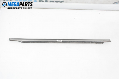 Външни лайсни за Nissan Prairie Minivan (12.1982 - 10.1988), миниван, позиция: лява