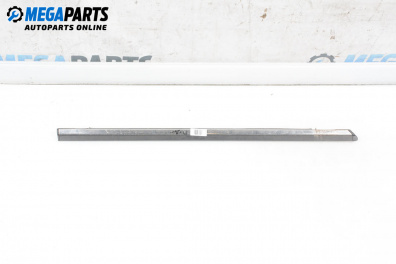 Външни лайсни за Nissan Prairie Minivan (12.1982 - 10.1988), миниван, позиция: дясна