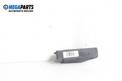 Външни лайсни за Mercedes-Benz 124 Sedan (12.1984 - 06.1993), седан, позиция: предна