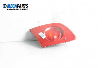 Вътрешен стоп за Mazda 3 Sedan I (09.1999 - 06.2009), седан, позиция: лява