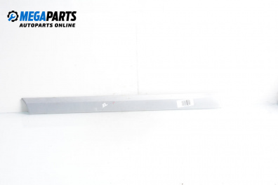 Лайсна за Audi A3 Hatchback II (05.2003 - 08.2012), хечбек, позиция: дясна