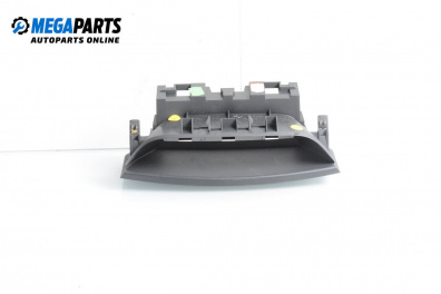 Интериорна пластмаса за Renault Laguna II Hatchback (03.2001 - 12.2007), 4+1 вр., хечбек, позиция: предна