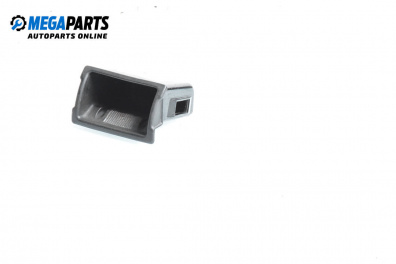 Пепелник за Toyota Avensis II Liftback (04.2003 - 11.2008)