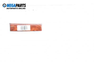 Интериорна лайсна за Toyota Avensis II Liftback (04.2003 - 11.2008), 4+1 вр., хечбек