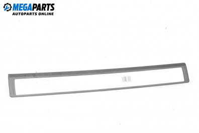 Лайсна (облицовка) на праг  за Renault Megane III Hatchback (11.2008 - 12.2015), 4+1 вр., хечбек, позиция: задна, дясна