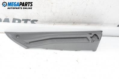 Интериорна пластмаса багажник за Renault Megane III Hatchback (11.2008 - 12.2015), 4+1 вр., хечбек