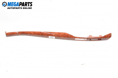 Интериорна лайсна за Toyota Avensis II Station Wagon (04.2003 - 11.2008), 4+1 вр., комби