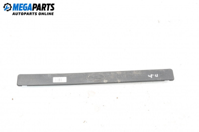 Интериорна лайсна за SsangYong Rexton SUV I (04.2002 - 07.2012), 4+1 вр., джип