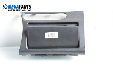 Пепелник за Mazda 6 Sedan I (06.2002 - 12.2008)