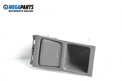 Пепелник за Volvo V70 II Estate (11.1999 - 12.2008)