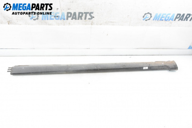 Праг за Volkswagen Passat V Variant B6 (08.2005 - 11.2011), 4+1 вр., комби, позиция: лява