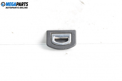 Закопчалка в багажник за Audi A3 Hatchback I (09.1996 - 05.2003), хечбек