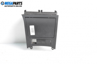 Пепелник за Volkswagen Golf V Hatchback (10.2003 - 02.2009)