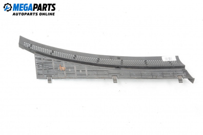 Кора под чистачки за Mercedes-Benz C-Class Sedan (W202) (03.1993 - 05.2000), 4+1 вр., седан