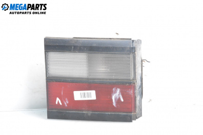 Вътрешен стоп за Volkswagen Passat II Variant B3, B4 (02.1988 - 06.1997), комби, позиция: лява