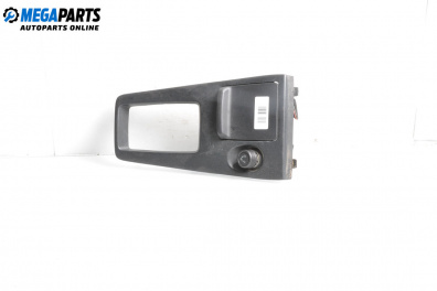 Централна конзола за Nissan Primera Hatchback II (06.1996 - 07.2002)