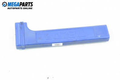 Триъгълник за Audi 80 Avant B4 (09.1991 - 01.1996)