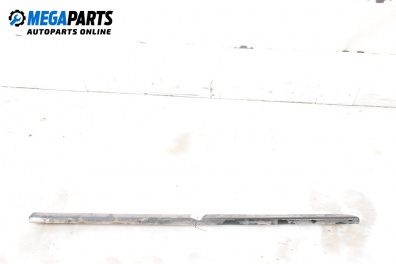 Лайсна за Volvo V70 II Estate (11.1999 - 12.2008), комби, позиция: лява