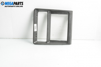 Централна конзола за Mitsubishi Pajero II SUV (12.1990 - 10.1999)