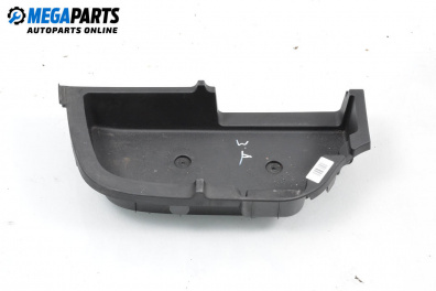 Интериорна пластмаса багажник за Toyota Avensis II Station Wagon (04.2003 - 11.2008), 4+1 вр., комби