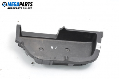 Интериорна пластмаса багажник за Toyota Avensis II Station Wagon (04.2003 - 11.2008), 4+1 вр., комби