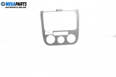 Централна конзола за Volkswagen Golf V Hatchback (10.2003 - 02.2009)