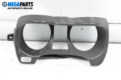 Интериорна пластмаса километраж за Mitsubishi Outlander I SUV (03.2001 - 12.2006), 4+1 вр., джип