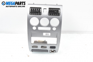 Централна конзола за Daihatsu Sirion Hatchback I (04.1998 - 04.2005)