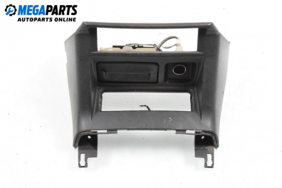 Централна конзола за Mitsubishi Pajero III SUV (01.1999 - 01.2007)