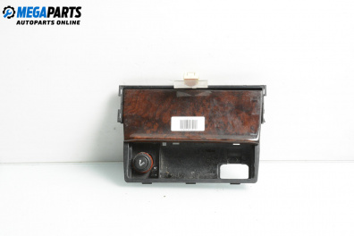 Пепелник за Audi A8 Sedan 4D (03.1994 - 12.2002)