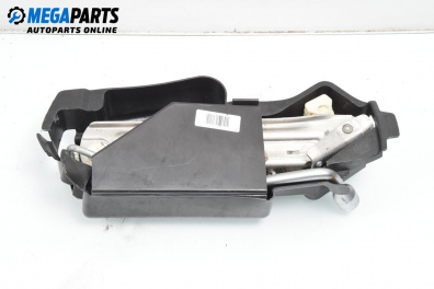 Крик за Mercedes-Benz C-Class Sedan (W203) (05.2000 - 08.2007)