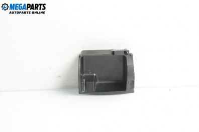 Пепелник за Mercedes-Benz C-Class Sedan (W203) (05.2000 - 08.2007)