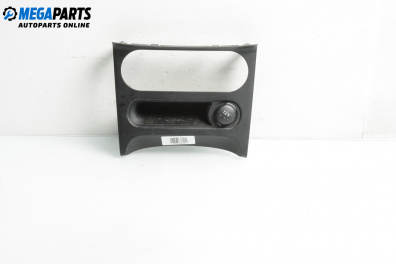 Централна конзола за Nissan Qashqai I SUV (12.2006 - 04.2014)