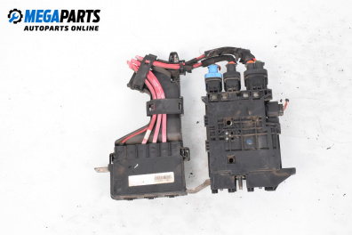 Клема плюсов кабел за Renault Megane III Hatchback (11.2008 - 12.2015) 2.0 CVT (BZ0G, BZ1P), 140 к.с.