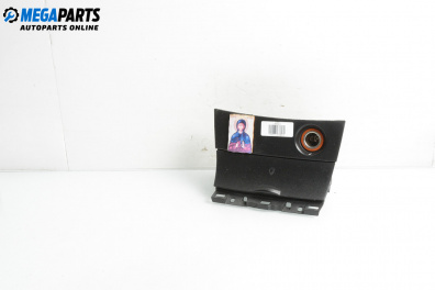 Пепелник за Mazda 3 Hatchback I (10.2003 - 12.2009)