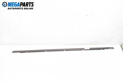 Външни лайсни за Mercedes-Benz C-Class Estate (S203) (03.2001 - 08.2007), комби, позиция: дясна