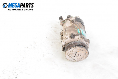 Компресор климатик за Volkswagen Golf IV Hatchback (08.1997 - 06.2005) 1.9 TDI, 90 к.с., № 6N0 820 803 B