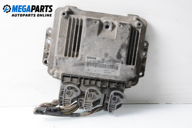 Компютър двигател за Renault Espace IV Minivan (11.2002 - 02.2015) 2.2 dCi (JK0H), 150 к.с., № 0 281 011 724