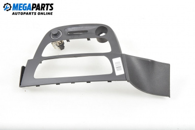 Централна конзола за Renault Megane III Hatchback (11.2008 - 12.2015)