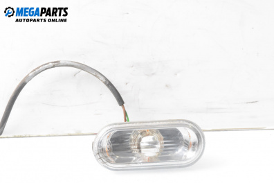 Мигач за Volkswagen Passat IV Variant B5.5 (09.2000 - 08.2005), комби, позиция: лява