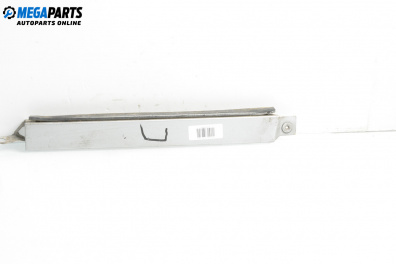 Външни лайсни за Mercedes-Benz 124 Sedan (12.1984 - 06.1993), седан, позиция: предна