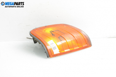 Мигач за Mercedes-Benz 124 Sedan (12.1984 - 06.1993), седан, позиция: дясна